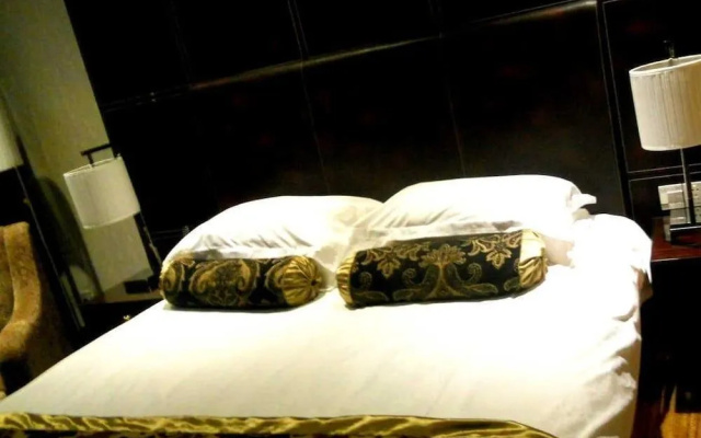Nanjing Zhenbao Holiday Hotel