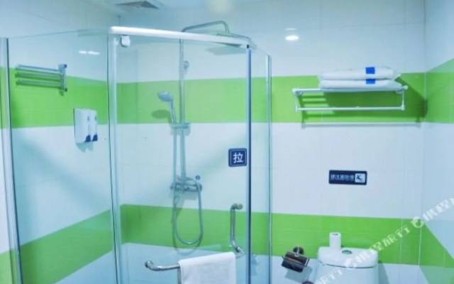 7 Days Inn (Chengdu East Railway Station Metro Station)