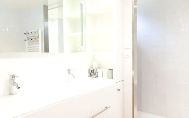 House With 4 Bedrooms in Paris, With Wifi