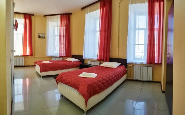 Bridge Inn Cozy Triple room