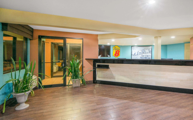 Super 8 by Wyndham Tulsa/Route 66