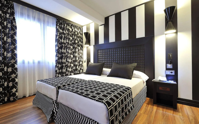 Salles Hotel Aeroport de Girona