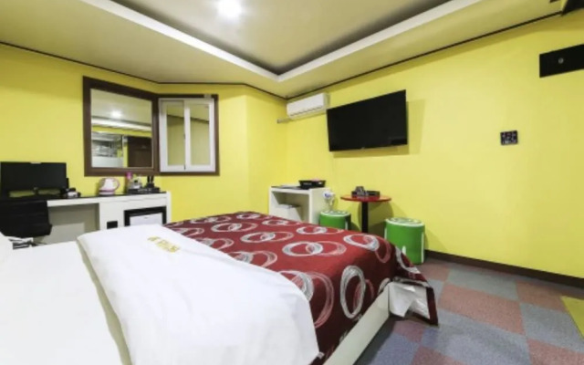 M Hotel