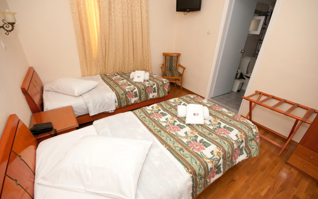 Cecil Hotel