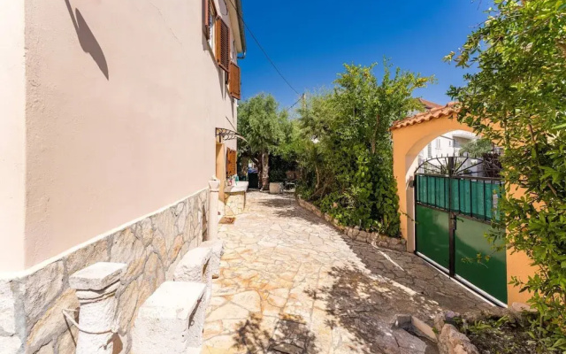 Three Bedroom Apartment With a sea View