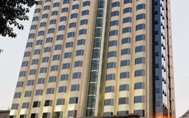 Jovenstars Hotel вид на фасад