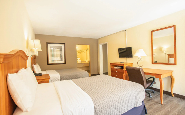 OYO Hotel Greensboro East I 40
