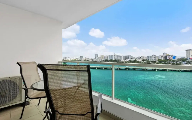 Oceanfront Loft Historic San Juan Terrace