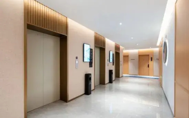 eLong Anyue Hotel (Bengbu South High-speed Railway Station)
