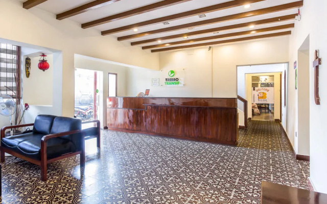 OYO Flagship 2207 Hotel Transit