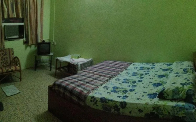 Paradise Hotel