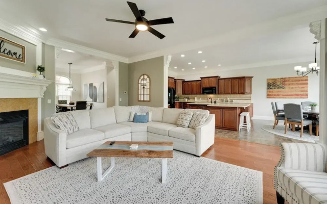4 Mi to Branson Landing: Huge Home w/ Game Room!