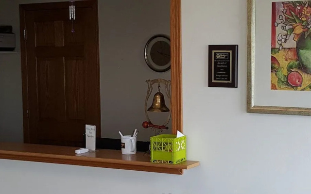 Budget Host Inn