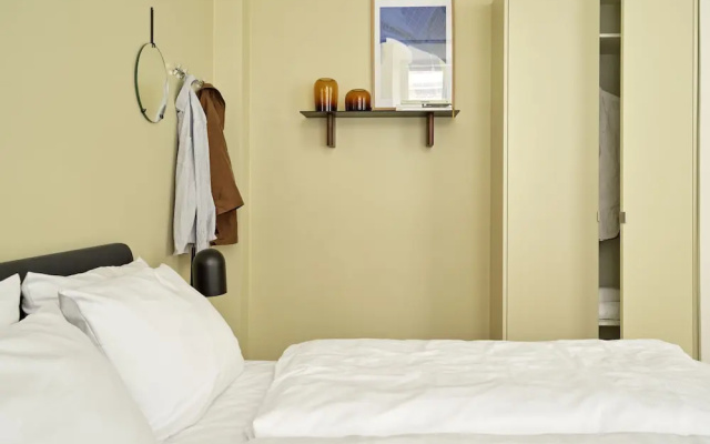Apēron Apartment Hotel