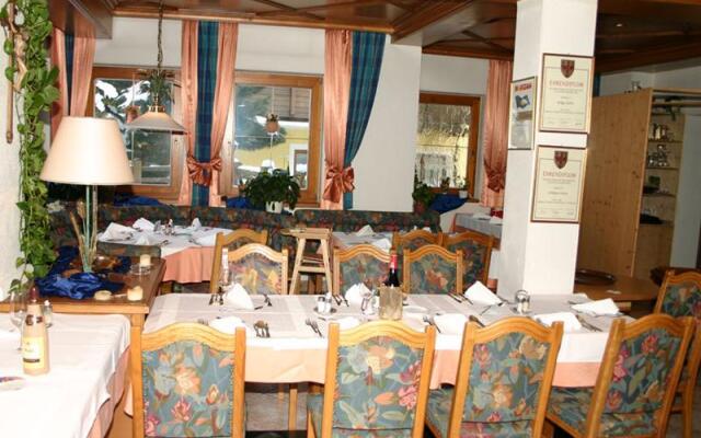 Отель Ferienhotel Fuchs Австрия, Зёлль - отзывы, цены и фото номеров - забронировать отель Ferienhotel Fuchs онлайн питание