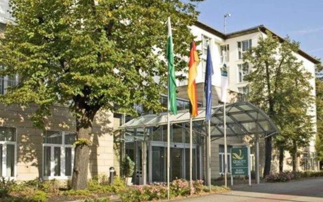 Quality Hotel Plaza Dresden вид на фасад