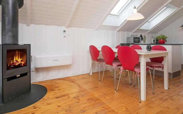 Lovely Holiday Home in Ã…lbÃ¦k near Sea