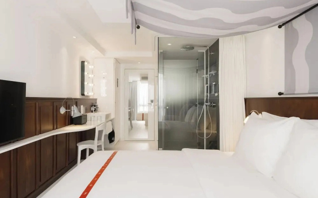 Ruby Lilou Hotel Marseille by IHG