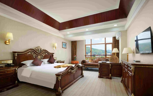 Xishuangbanna Golden Zone Hotel