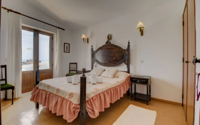 Villa - 2 Bedrooms with WiFi and Sea views - 107983