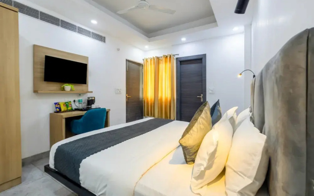 Hotel Admire Inn Sec - 104 By ASPL
