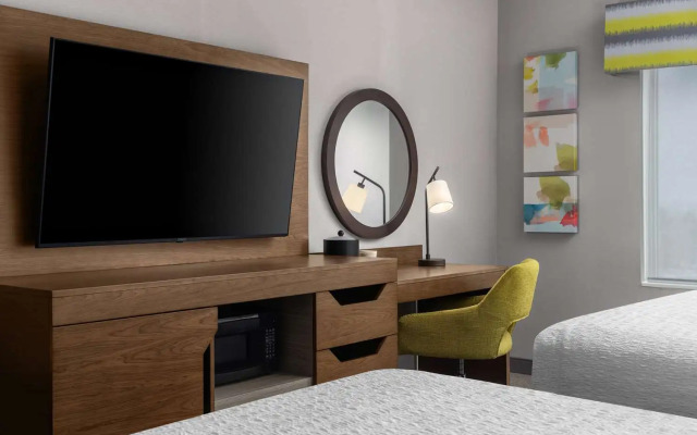 Hampton Inn & Suites by Hilton Orangeville, ON (H)