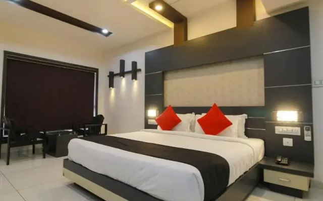 Le Moshe Inn by OYO Rooms