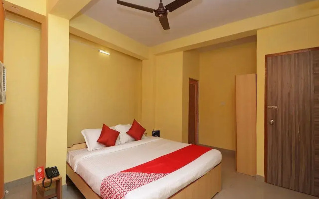 OYO 11930 The Jumbo Stay