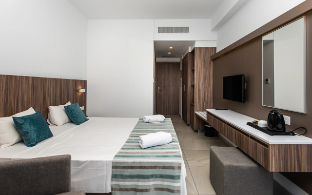 Eleana Hotel