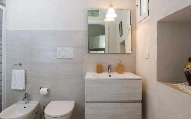Sea and the City Apartment by Wonderful Italy