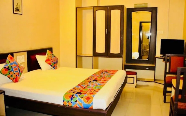 Hotel Rajlaxmi Palace