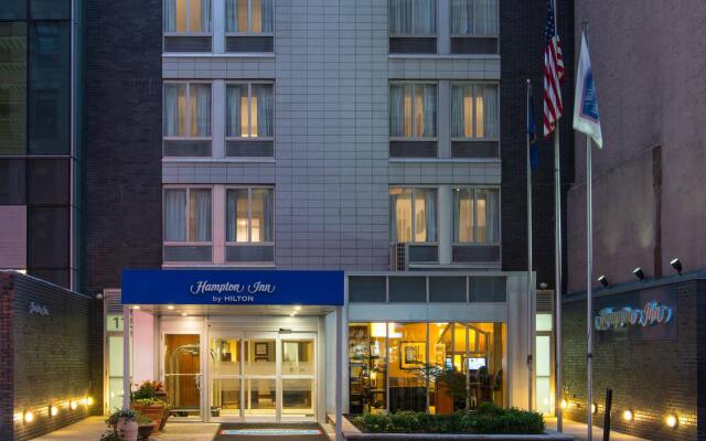 Отель Hampton Inn Madison Square Garden Area Hotel США, Нью-Йорк - 1 отзыв об отеле, цены и фото номеров - забронировать отель Hampton Inn Madison Square Garden Area Hotel онлайн вид на фасад