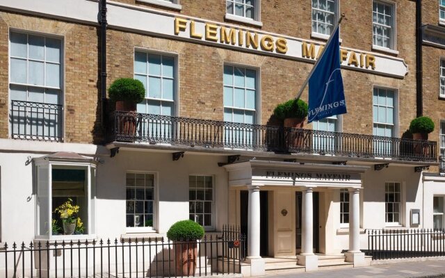 Отель Flemings Mayfair Великобритания, Лондон - 1 отзыв об отеле, цены и фото номеров - забронировать отель Flemings Mayfair онлайн вид на фасад