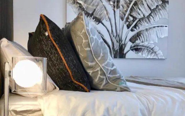 Luxury apartment in La Isla, walking distance to Puerto Banus