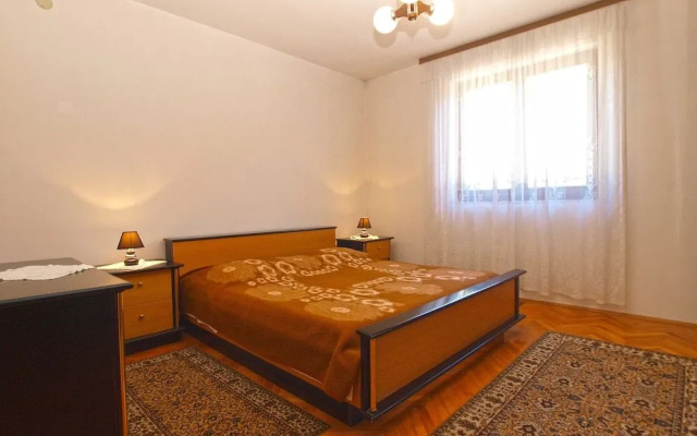 Apartment 1586