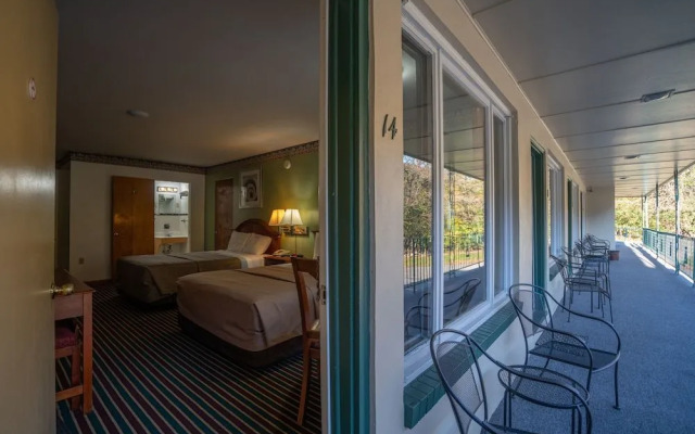 Mahoning Inn