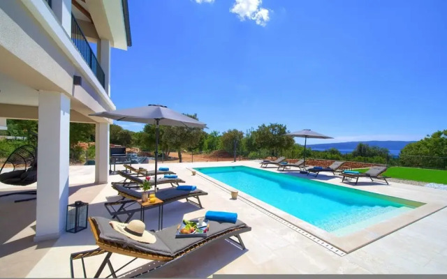 Villa Magnifica in Pinezici