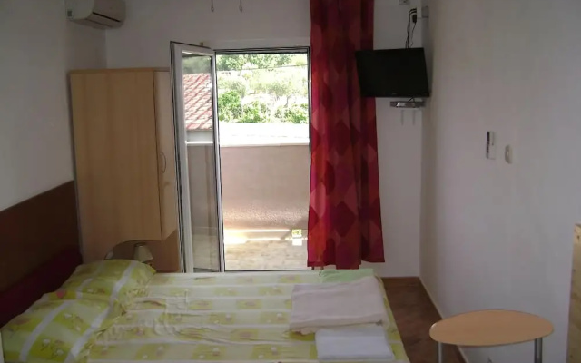 Apartments Tomi Sućuraj
