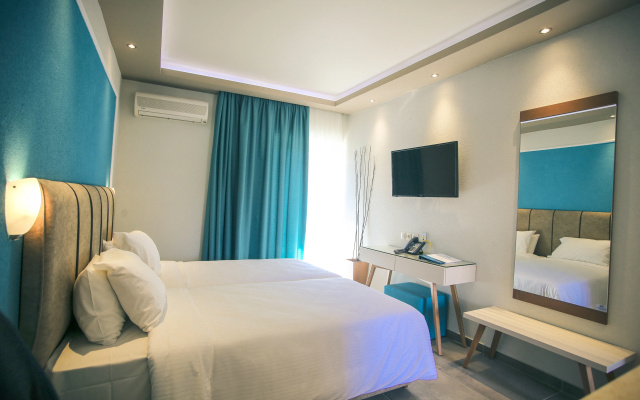 Royal Hotel and Suites