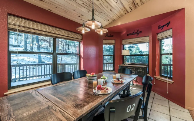 Bear Butte Lodge by Vtrips