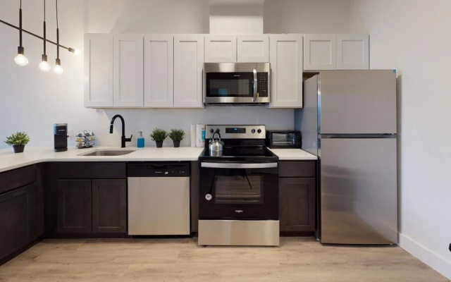 Luxury 1BR 30 Mins to Manhattan Evonify