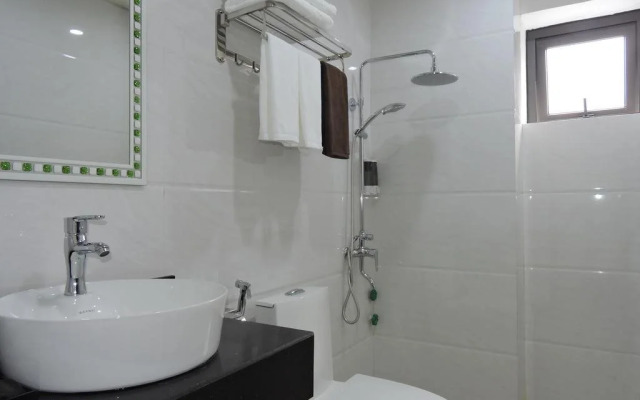 White Crown Hotel
