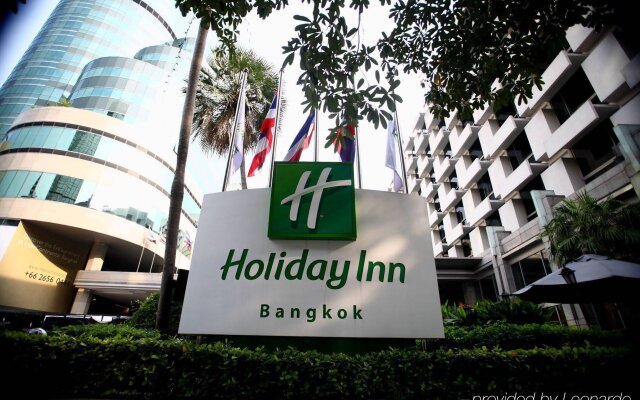 Отель Holiday Inn Bangkok, an IHG Hotel Таиланд, Бангкок - отзывы, цены и фото номеров - забронировать отель Holiday Inn Bangkok, an IHG Hotel онлайн вид на фасад