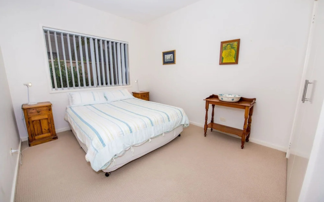 Soldiers Point Road, 214A