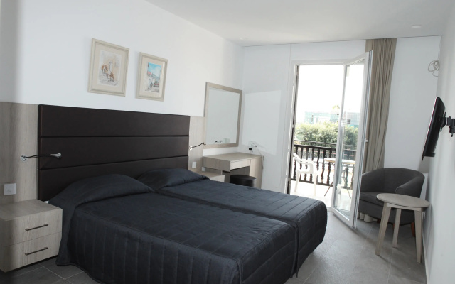 Dionysos Central Hotel