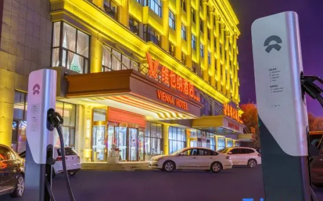 Vienna Hotel (Songwon Youth Street Shop).