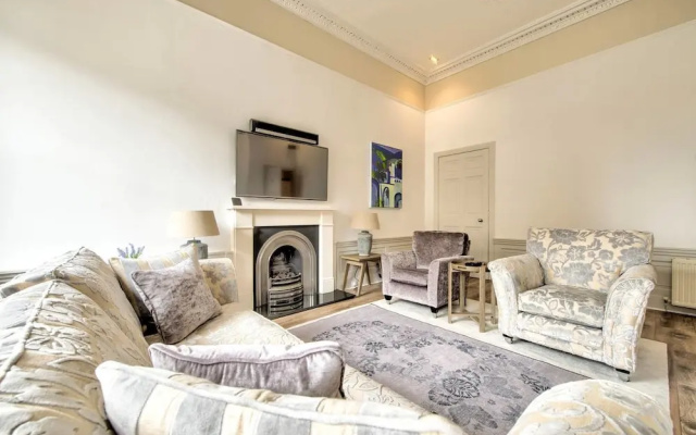City Centre Georgian Maindoor 2bed/2bath Apartment