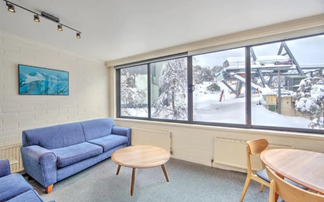 Snow Ski Apartments 06