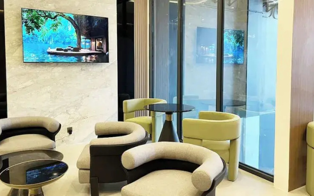 Vibe Hotel Alabang