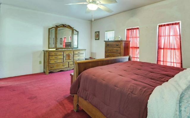 Screened Porch: Remote Harlingen House!